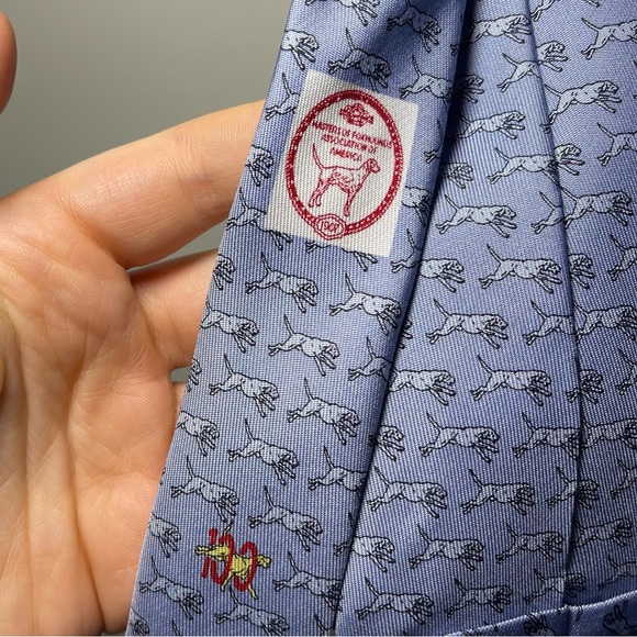 Vineyard Vines men's Blue all over jumping dog print custom made 100% silk tie - Picture 3 of 6